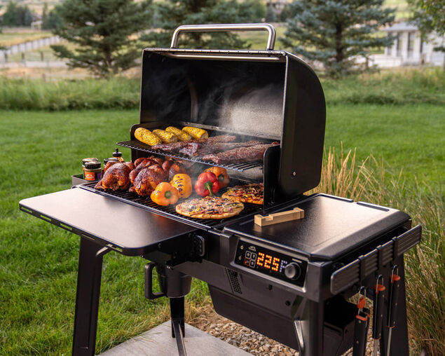 Traeger Woodridge Pellet Grill & Smoker, , hi-res