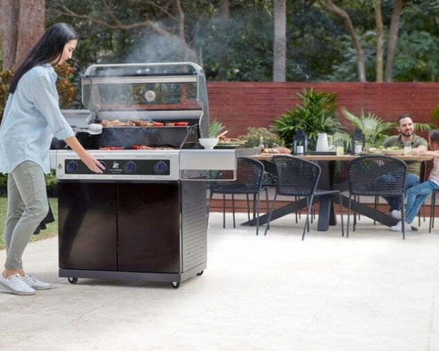 Premium Beefmaster 4 Burner BBQ on Classic Cart, , hi-res