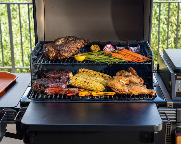 New Traeger Ironwood Pellet Smoker, , hi-res