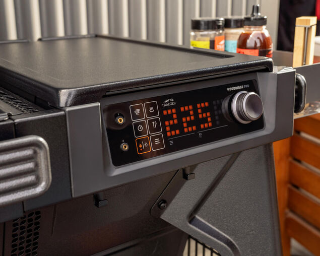 Traeger Woodridge Pro Pellet Grill & Smoker, , hi-res