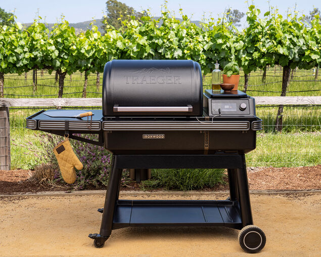 New Traeger Ironwood Pellet Smoker, , hi-res