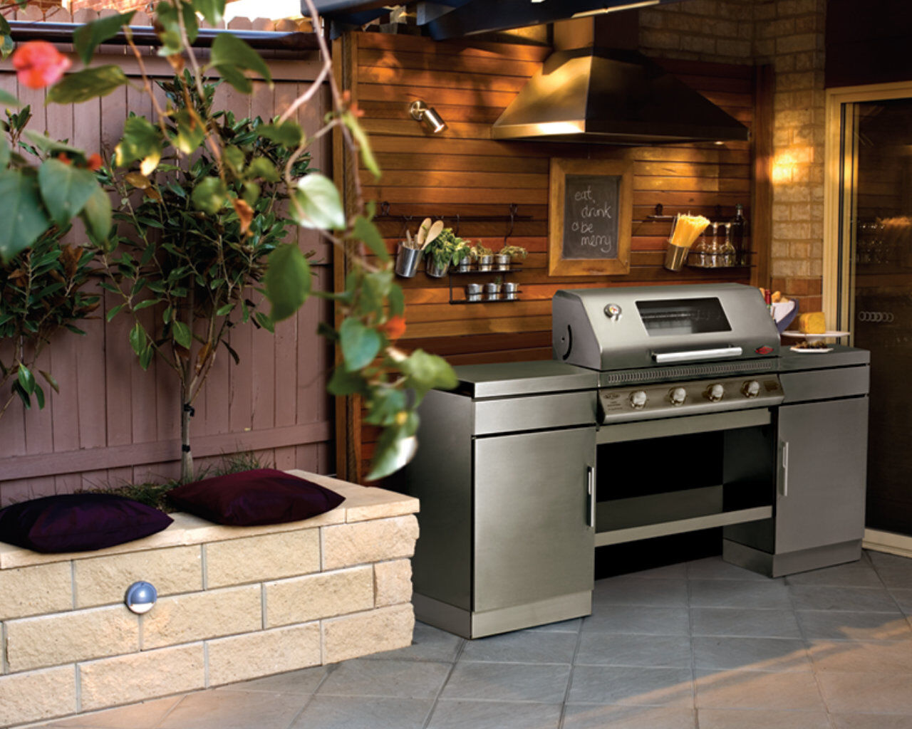 BeefEater Discovery 1100S 4 Burner Outdoor Kitchen