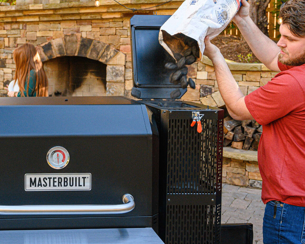 Masterbuilt top gravity smoker