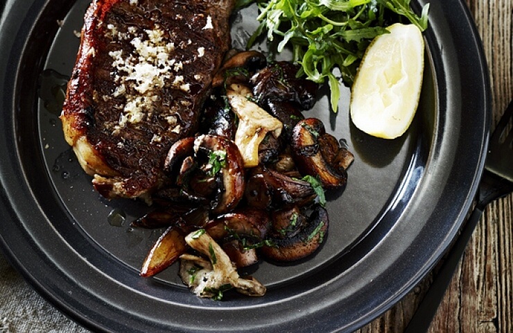 Grilled Sirloin with Mushrooms, Rocket & Horseradish