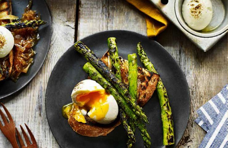Grill Smoke BBQ’S Smoky Eggs with Asparagus & Sweet Shallots On Sourdough