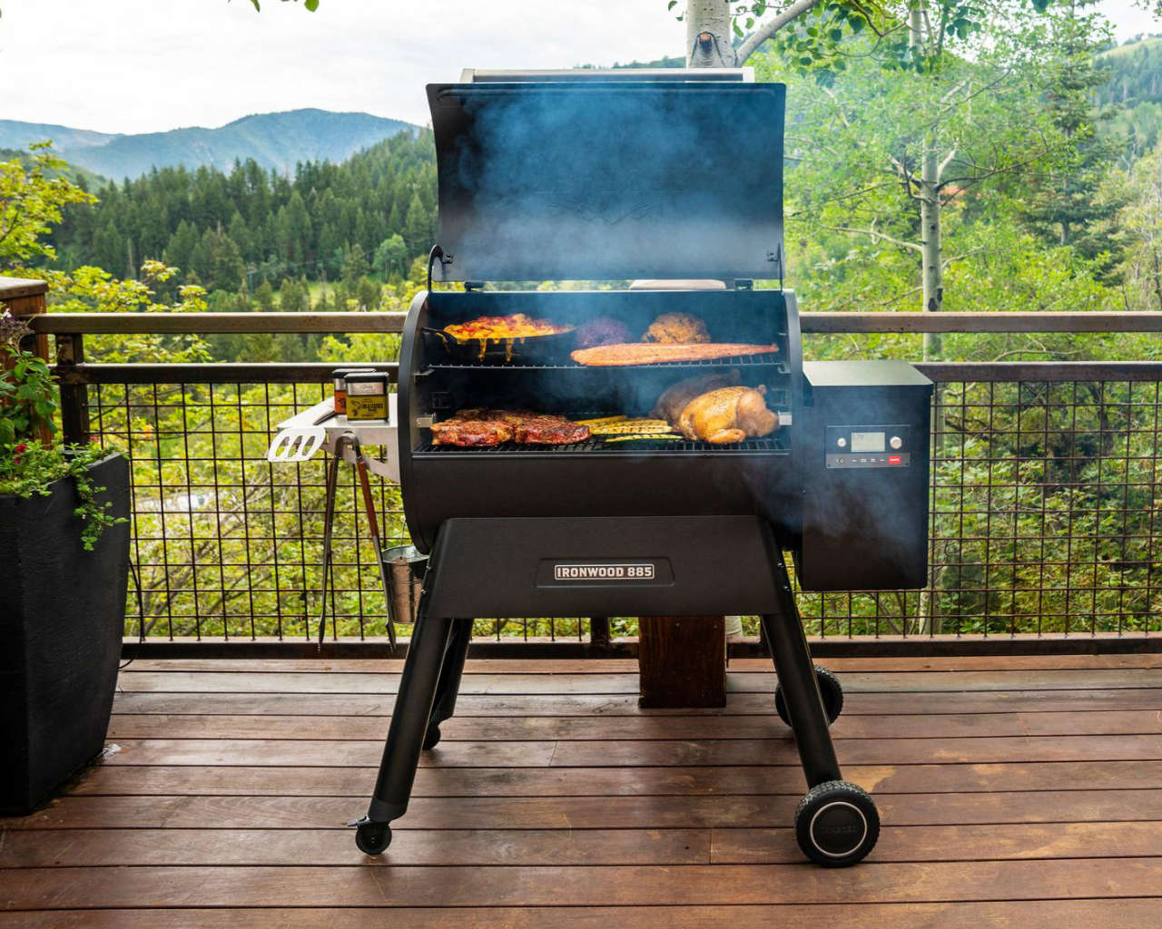 Traeger Ironwood 885 - Gen 1 Pellet Grill & Smoker, , hi-res image number null