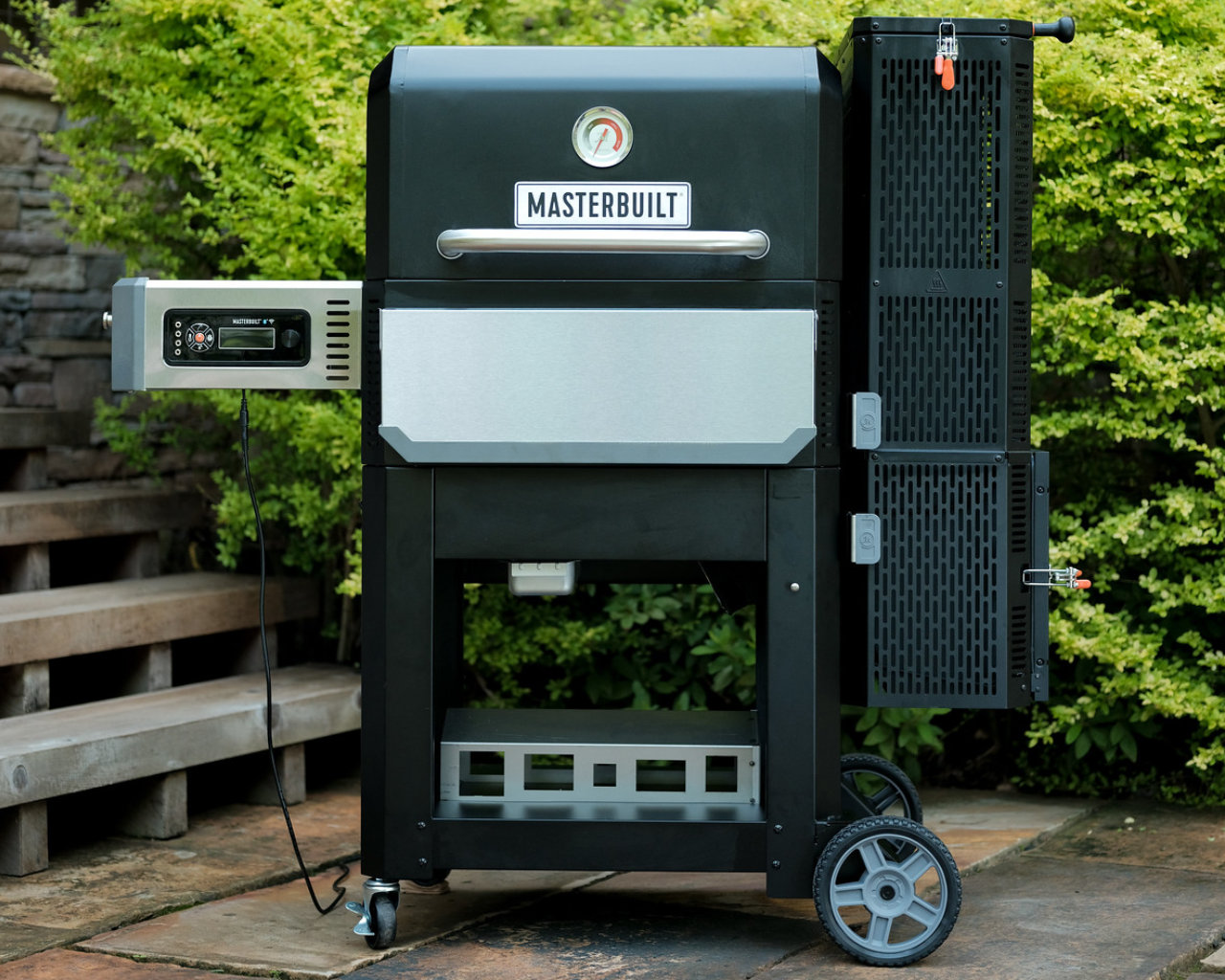 Masterbuilt Gravity Series 800 Digital Charcoal Grill + Smoker, , hi-res image number null